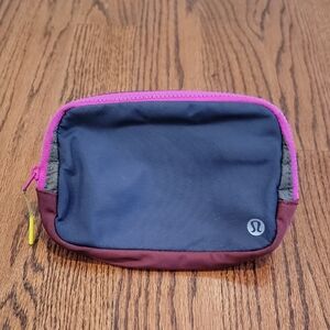 Lululemon Belt Bag RARE!! Excellent Condition